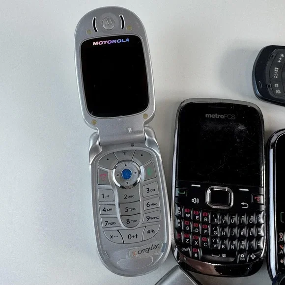 Mixed Brands Cell Phone Lot Bar QWERTY Parts Repair Untested AT&T Verizon - Picture 2 of 10